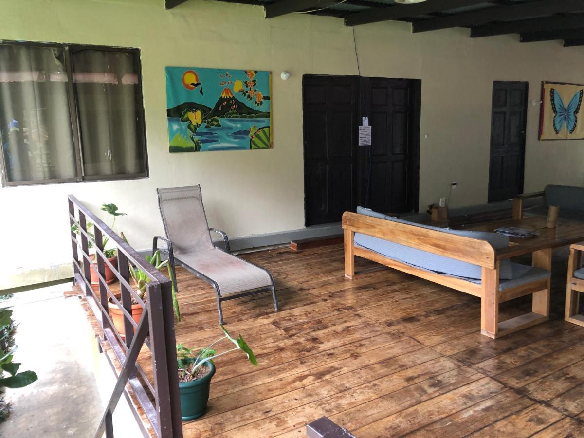 Be My Guest Cabinas Puerto Viejo de Talamanca Bagian luar foto