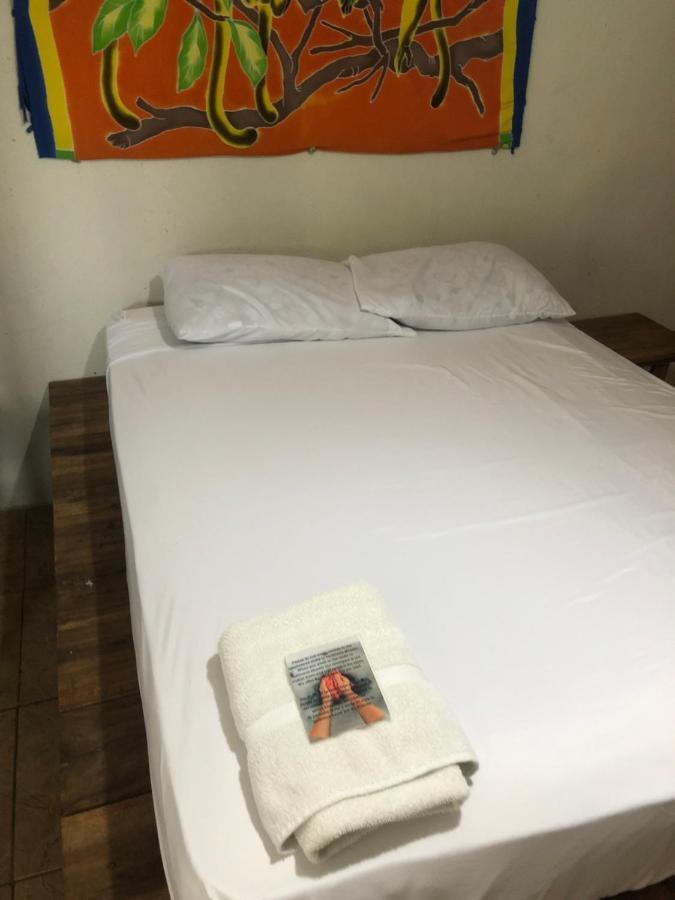 Be My Guest Cabinas Puerto Viejo de Talamanca Bagian luar foto