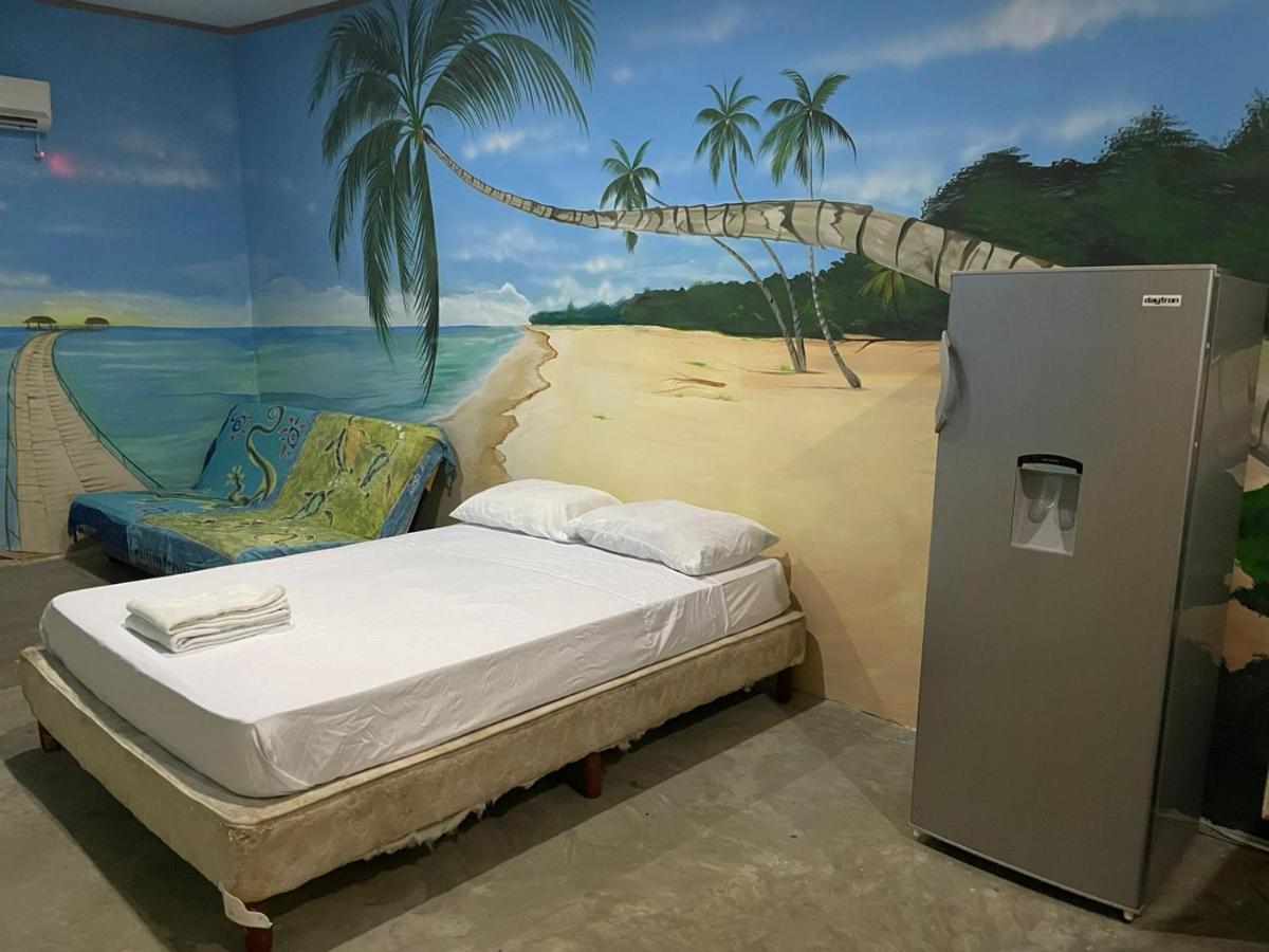 Be My Guest Cabinas Puerto Viejo de Talamanca Bagian luar foto