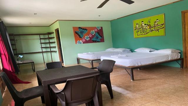 Be My Guest Cabinas Puerto Viejo de Talamanca Bagian luar foto