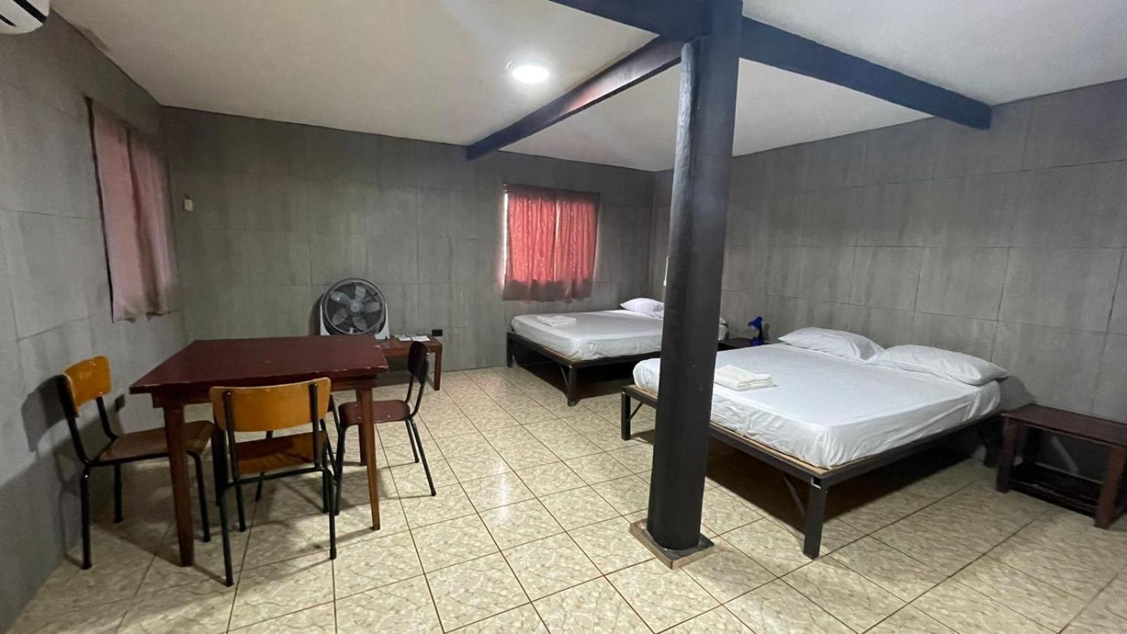 Be My Guest Cabinas Puerto Viejo de Talamanca Bagian luar foto